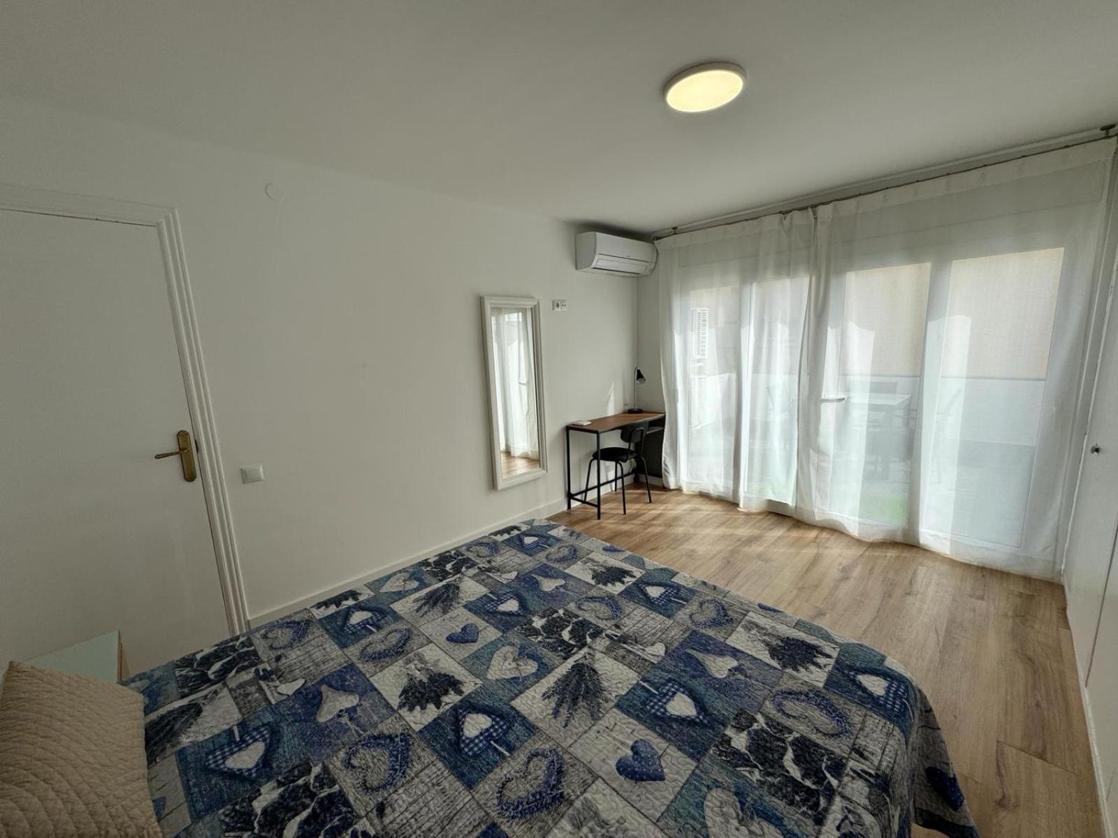 Acogedor Apartamento A 50 Metros Del Mar Камбрильс Экстерьер фото