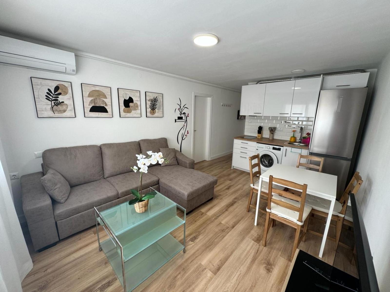 Acogedor Apartamento A 50 Metros Del Mar Камбрильс Экстерьер фото